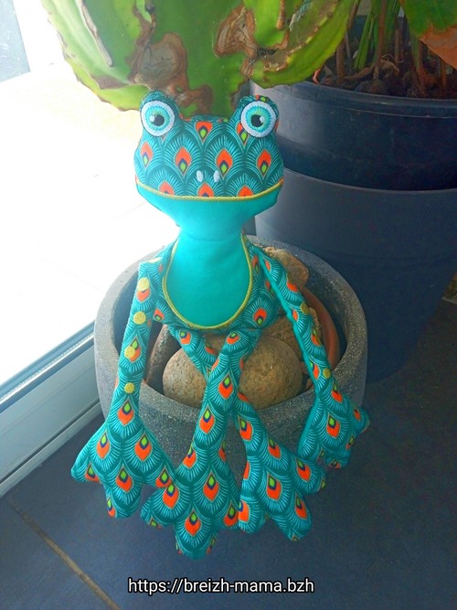 Motif broderie Grenouille ITH
