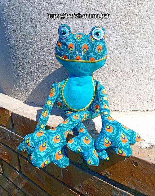 Motif broderie Grenouille ITH
