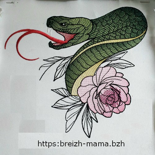 Motif broderie Serpent 2